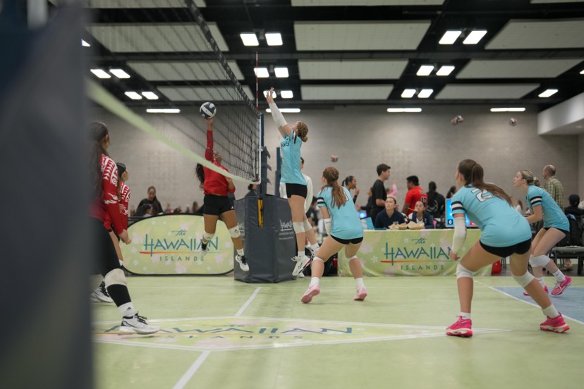 Image of a game at the TransPacific Volleyball Championship at the Hawaiʻi Convention Center.